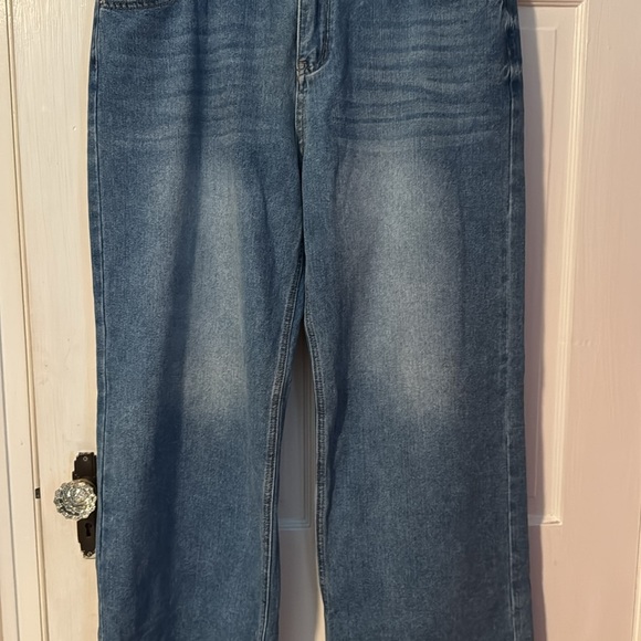 HDLTE NWT Wide LegJeans; Size XL; medium wash - Picture 4 of 11